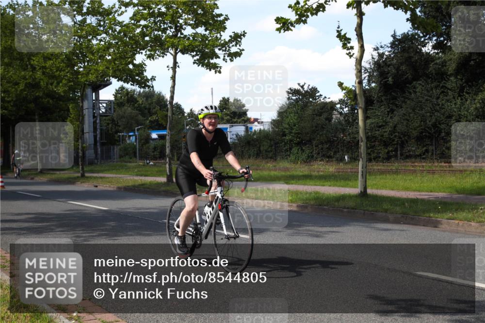 10.08.2025 - GEWOBA Citytriathlon Bremen Yannick Fuchs http://msf.ph/oto/8544805 10.08.2025 14:54:18 Radfahren 206, 324, 362, 387, 393, 433, 454, 475, 508, 519 meine-sportfotos.de