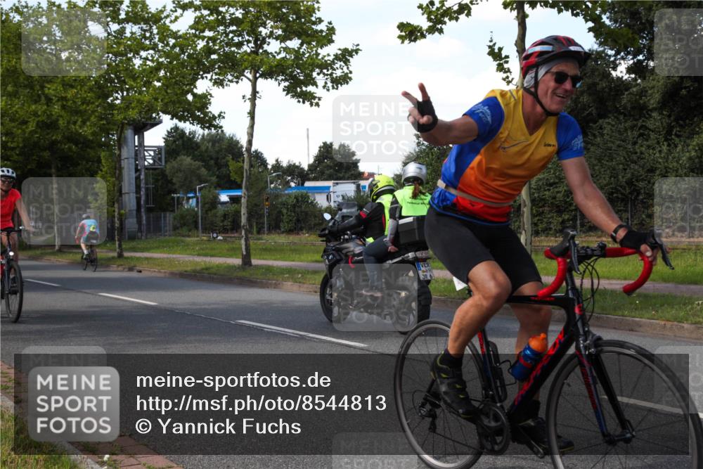 10.08.2025 - GEWOBA Citytriathlon Bremen Yannick Fuchs http://msf.ph/oto/8544813 10.08.2025 14:54:23 Radfahren 206, 316, 324, 362, 387, 393, 433, 454, 475, 489, 507, 508, 514 meine-sportfotos.de