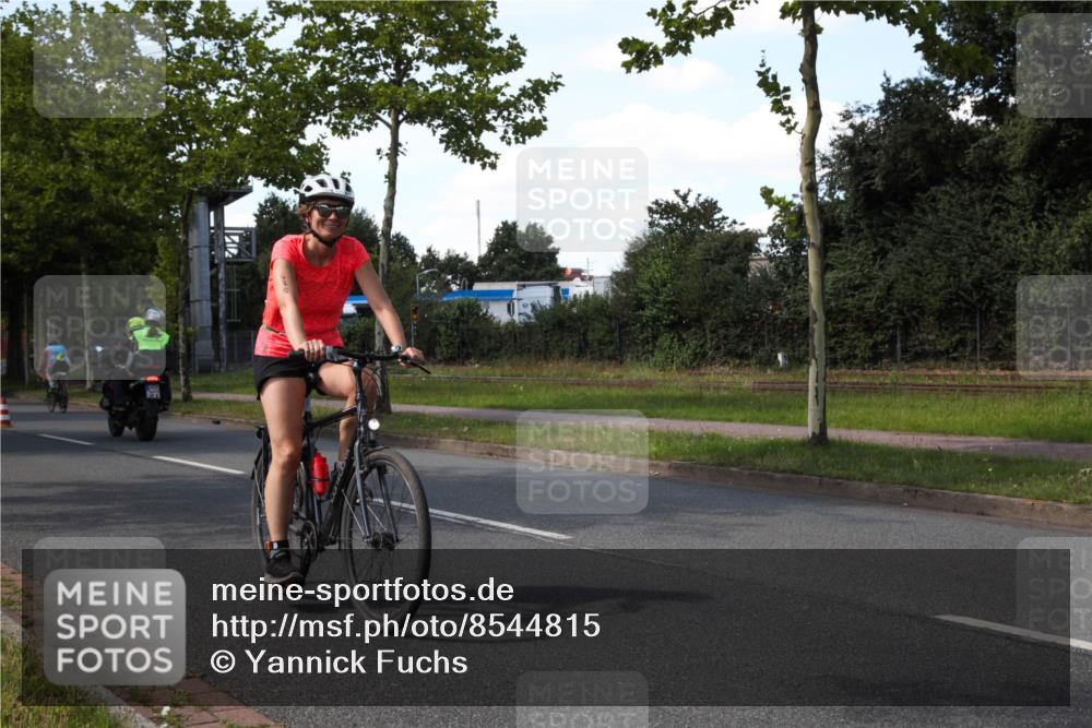 10.08.2025 - GEWOBA Citytriathlon Bremen Yannick Fuchs http://msf.ph/oto/8544815 10.08.2025 14:54:23 Radfahren 206, 316, 324, 362, 387, 393, 433, 454, 475, 489, 507, 508, 514 meine-sportfotos.de