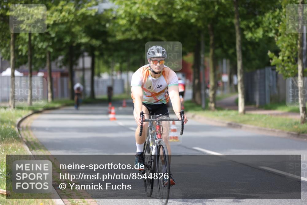 10.08.2025 - GEWOBA Citytriathlon Bremen Yannick Fuchs http://msf.ph/oto/8544826 10.08.2025 12:55:49 Radfahren 636, 658, 729, 765, 779, 804, 843, 880, 883, 890, 896 meine-sportfotos.de