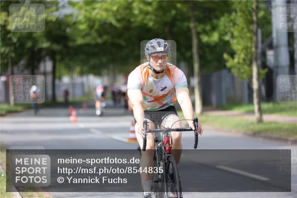 10.08.2025 - GEWOBA Citytriathlon Bremen Yannick Fuchs http://msf.ph/oto/8544835 10.08.2025 12:55:50 Radfahren 636, 658, 729, 765, 779, 804, 843, 880, 883, 890, 896 meine-sportfotos.de