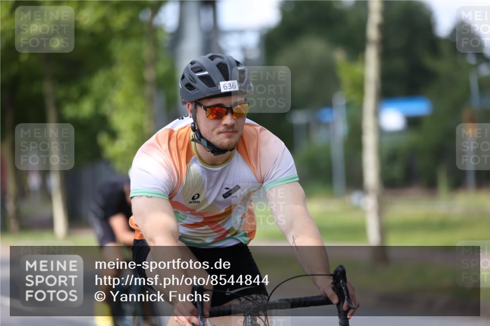 10.08.2025 - GEWOBA Citytriathlon Bremen Yannick Fuchs http://msf.ph/oto/8544844 10.08.2025 12:55:50 Radfahren 636, 658, 729, 765, 779, 804, 843, 880, 883, 890, 896 meine-sportfotos.de