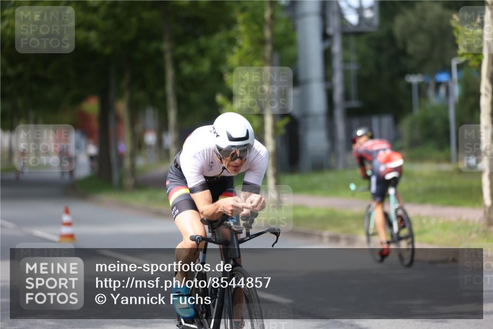 10.08.2025 - GEWOBA Citytriathlon Bremen Yannick Fuchs http://msf.ph/oto/8544857 10.08.2025 12:55:54 Radfahren 636, 658, 765, 779, 880, 883, 890, 896, 1024, 1025 meine-sportfotos.de