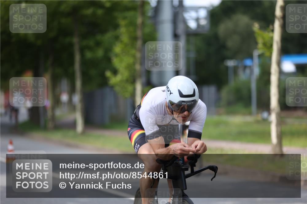 10.08.2025 - GEWOBA Citytriathlon Bremen Yannick Fuchs http://msf.ph/oto/8544861 10.08.2025 12:55:54 Radfahren 636, 658, 765, 779, 880, 883, 890, 896, 1024, 1025 meine-sportfotos.de