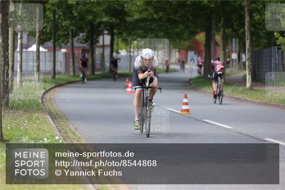 10.08.2025 - GEWOBA Citytriathlon Bremen Yannick Fuchs http://msf.ph/oto/8544868 10.08.2025 12:55:56 Radfahren 636, 765, 779, 784, 883, 890, 896, 1024, 1025 meine-sportfotos.de