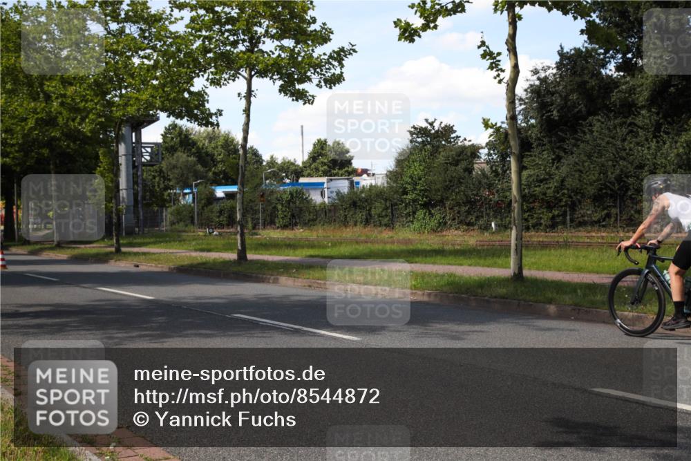 10.08.2025 - GEWOBA Citytriathlon Bremen Yannick Fuchs http://msf.ph/oto/8544872 10.08.2025 14:55:12 Radfahren 284, 357, 375, 424, 430, 443, 450, 451, 511, 524 meine-sportfotos.de