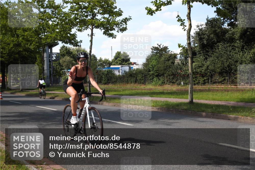 10.08.2025 - GEWOBA Citytriathlon Bremen Yannick Fuchs http://msf.ph/oto/8544878 10.08.2025 14:55:15 Radfahren 284, 424, 430, 443, 450, 451, 465, 511, 524 meine-sportfotos.de