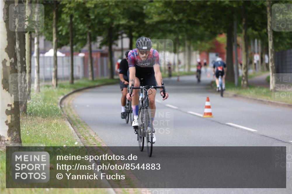 10.08.2025 - GEWOBA Citytriathlon Bremen Yannick Fuchs http://msf.ph/oto/8544883 10.08.2025 12:56:01 Radfahren 662, 765, 779, 784, 883, 890, 896, 1024, 1025 meine-sportfotos.de