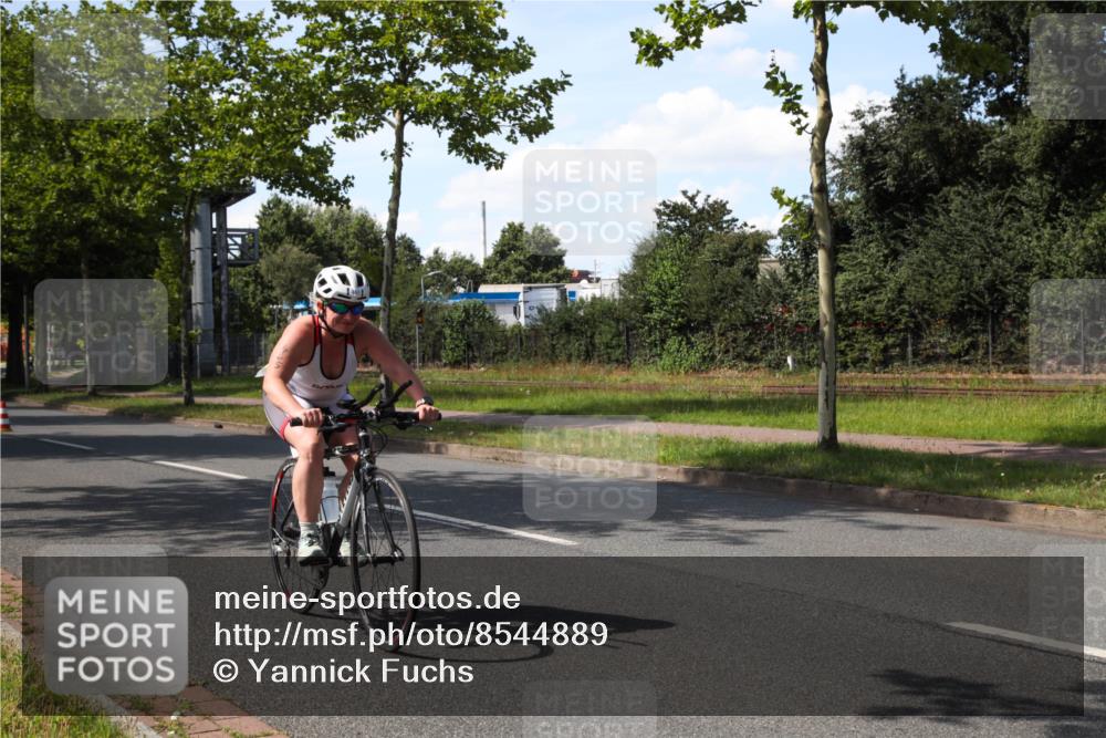 10.08.2025 - GEWOBA Citytriathlon Bremen Yannick Fuchs http://msf.ph/oto/8544889 10.08.2025 14:55:30 Radfahren 284, 364, 443, 465, 530 meine-sportfotos.de