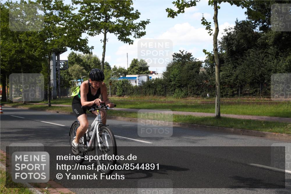 10.08.2025 - GEWOBA Citytriathlon Bremen Yannick Fuchs http://msf.ph/oto/8544891 10.08.2025 14:55:35 Radfahren 364, 465, 530 meine-sportfotos.de