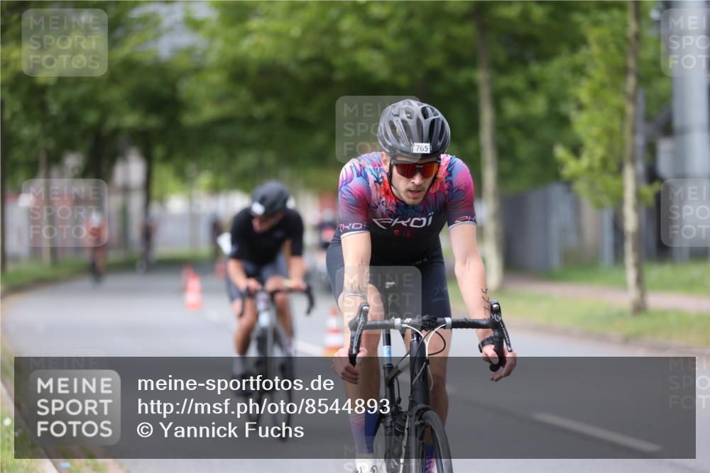 10.08.2025 - GEWOBA Citytriathlon Bremen Yannick Fuchs http://msf.ph/oto/8544893 10.08.2025 12:56:02 Radfahren 662, 765, 779, 784, 883, 890, 896, 1024, 1025 meine-sportfotos.de