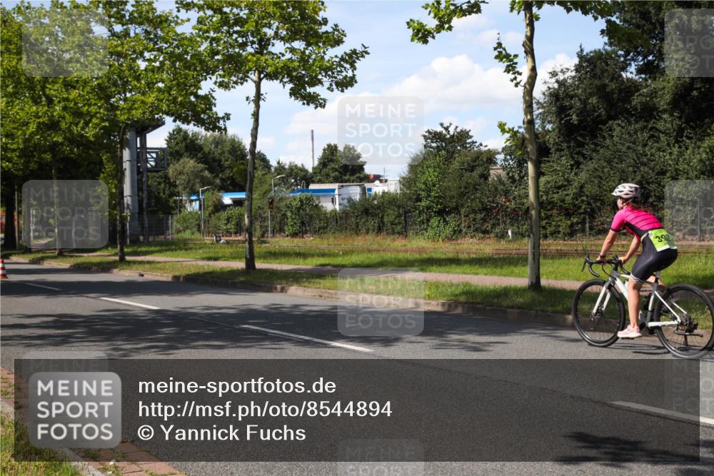10.08.2025 - GEWOBA Citytriathlon Bremen Yannick Fuchs http://msf.ph/oto/8544894 10.08.2025 14:55:43 Radfahren 149, 364, 530 meine-sportfotos.de
