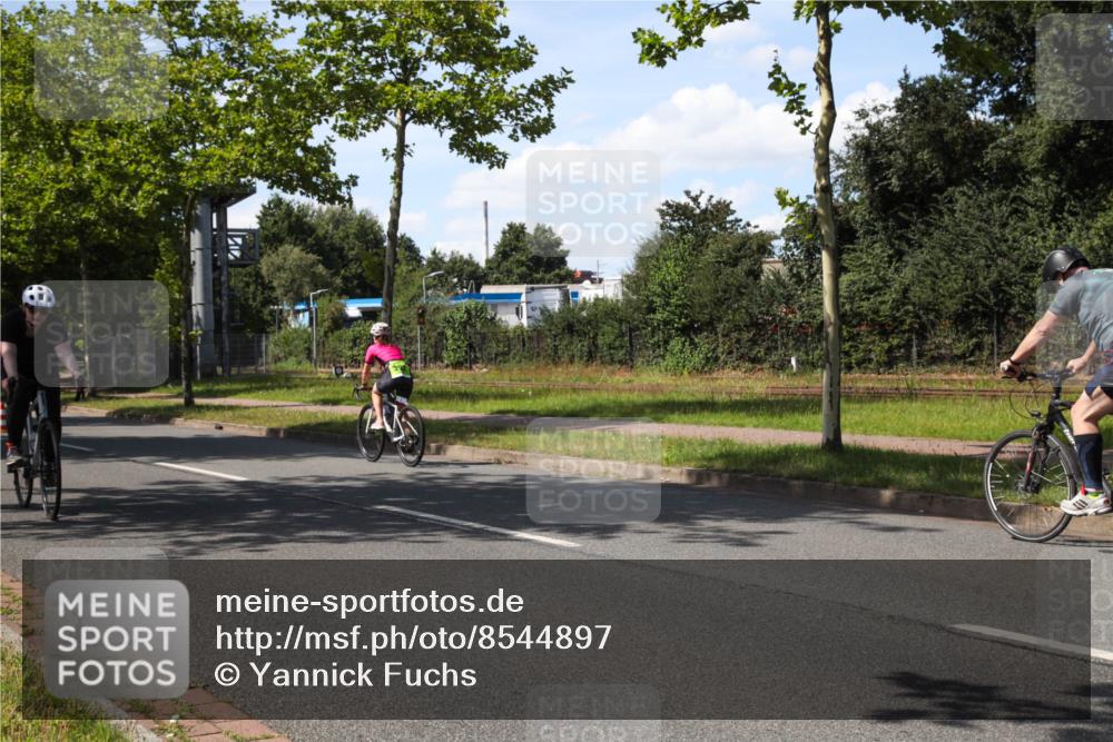 10.08.2025 - GEWOBA Citytriathlon Bremen Yannick Fuchs http://msf.ph/oto/8544897 10.08.2025 14:55:45 Radfahren 149, 364 meine-sportfotos.de