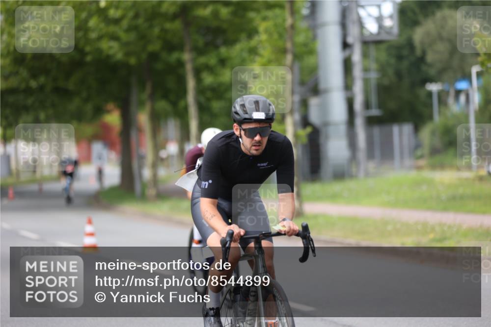 10.08.2025 - GEWOBA Citytriathlon Bremen Yannick Fuchs http://msf.ph/oto/8544899 10.08.2025 12:56:03 Radfahren 589, 662, 765, 779, 784, 883, 890, 896, 1024, 1025 meine-sportfotos.de