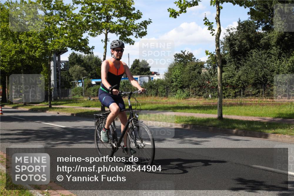 10.08.2025 - GEWOBA Citytriathlon Bremen Yannick Fuchs http://msf.ph/oto/8544904 10.08.2025 14:55:57 Radfahren 149 meine-sportfotos.de