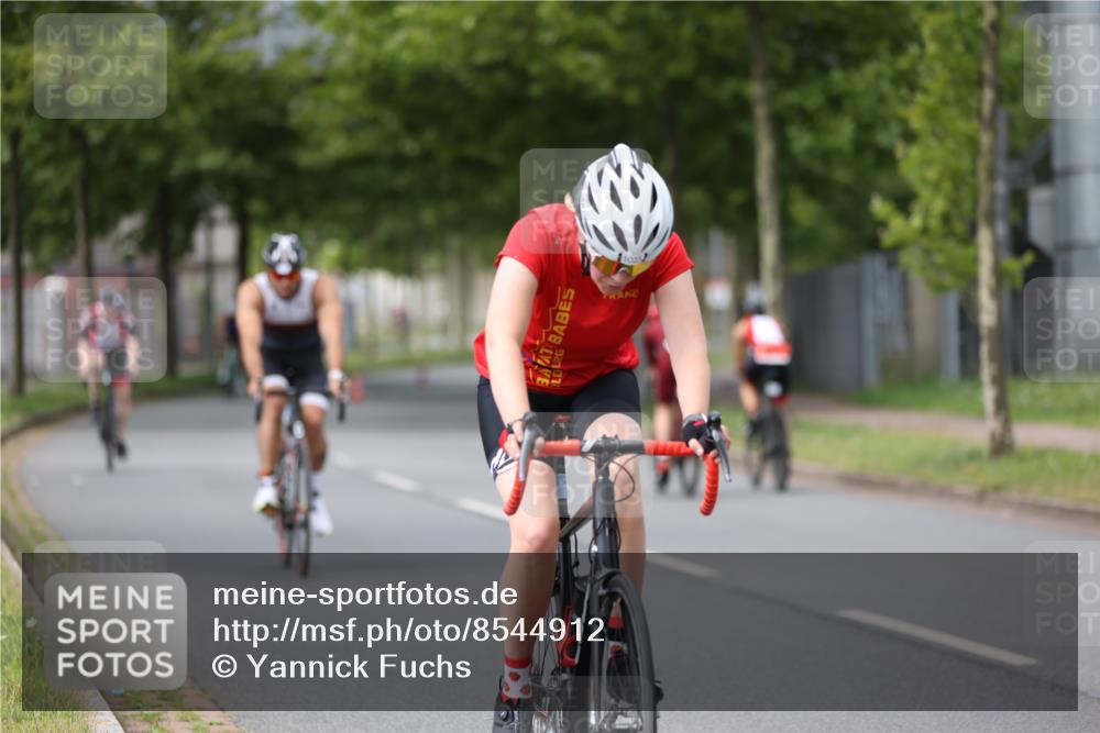 10.08.2025 - GEWOBA Citytriathlon Bremen Yannick Fuchs http://msf.ph/oto/8544912 10.08.2025 12:56:08 Radfahren 589, 662, 764, 765, 784, 883, 896, 1024, 1025 meine-sportfotos.de