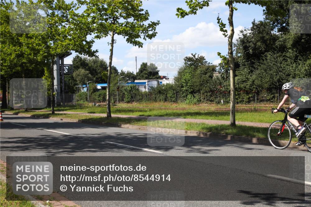10.08.2025 - GEWOBA Citytriathlon Bremen Yannick Fuchs http://msf.ph/oto/8544914 10.08.2025 14:56:24 Radfahren 502 meine-sportfotos.de