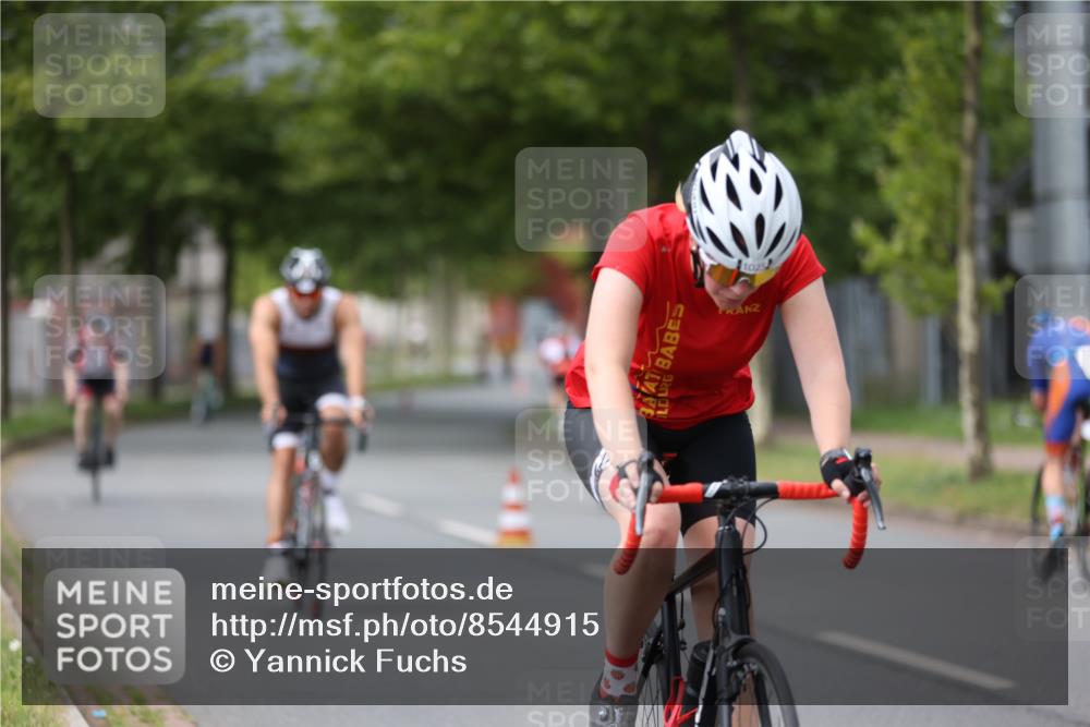 10.08.2025 - GEWOBA Citytriathlon Bremen Yannick Fuchs http://msf.ph/oto/8544915 10.08.2025 12:56:08 Radfahren 589, 662, 764, 765, 784, 883, 896, 1024, 1025 meine-sportfotos.de