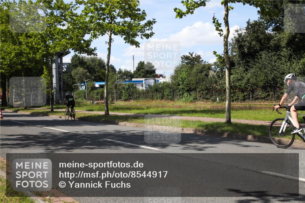 10.08.2025 - GEWOBA Citytriathlon Bremen Yannick Fuchs http://msf.ph/oto/8544917 10.08.2025 14:56:27 Radfahren 502 meine-sportfotos.de