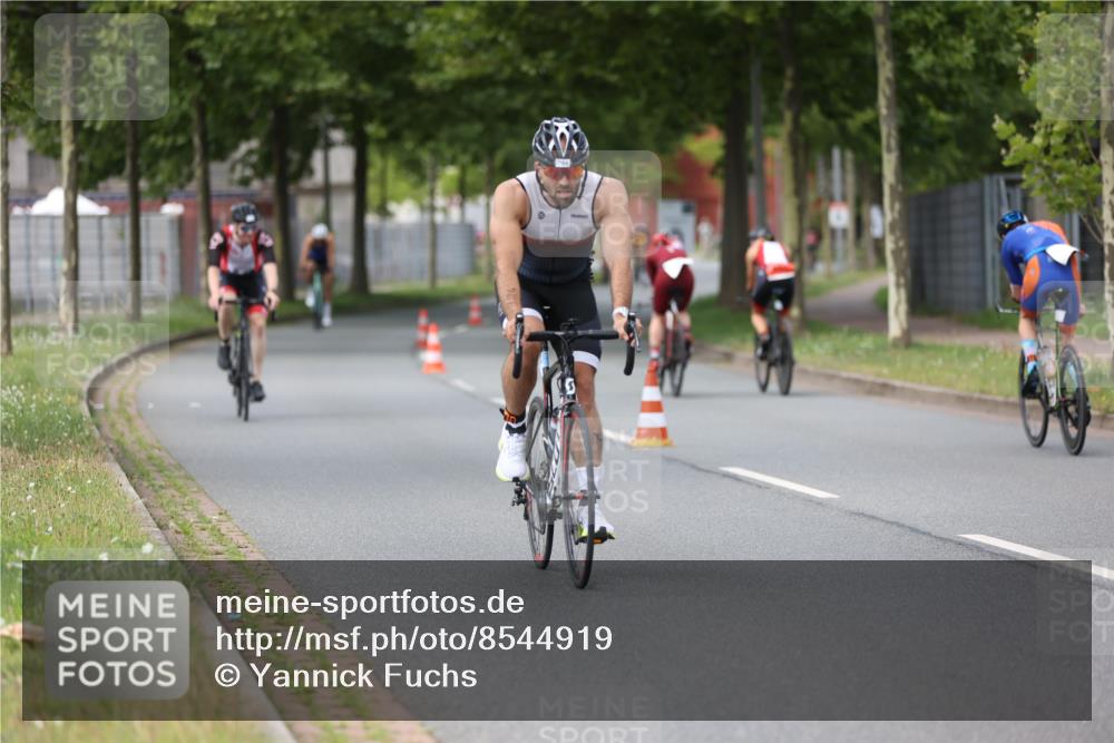 10.08.2025 - GEWOBA Citytriathlon Bremen Yannick Fuchs http://msf.ph/oto/8544919 10.08.2025 12:56:08 Radfahren 589, 662, 764, 765, 784, 883, 896, 1024, 1025 meine-sportfotos.de