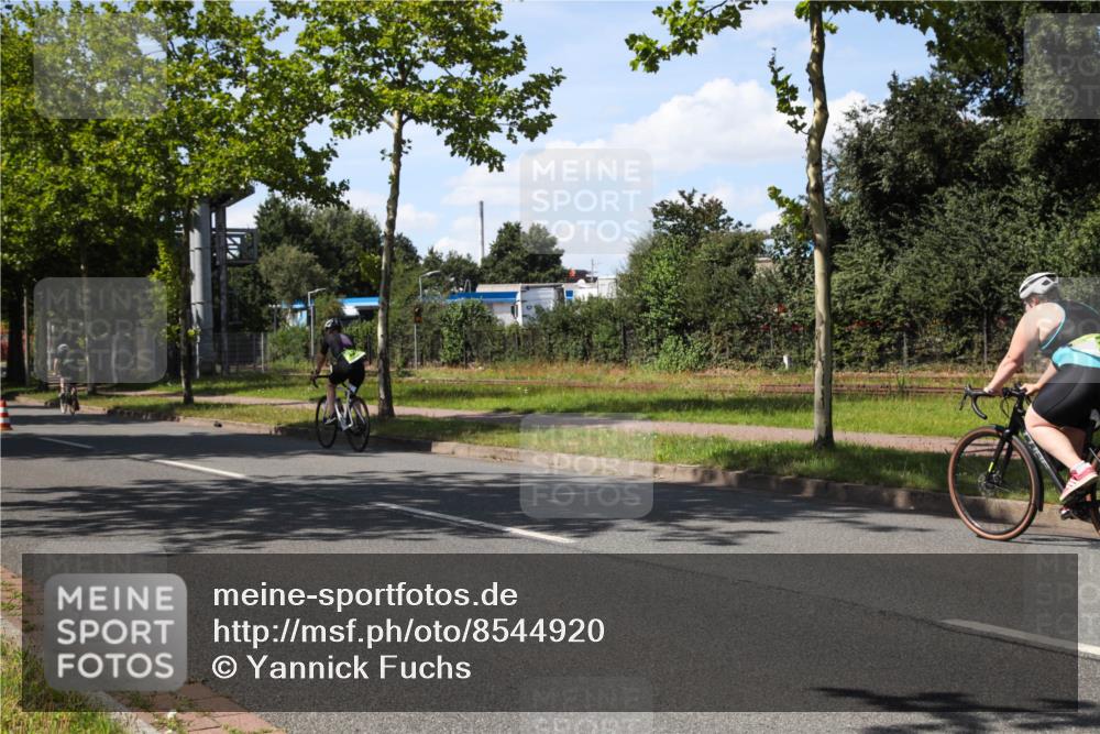 10.08.2025 - GEWOBA Citytriathlon Bremen Yannick Fuchs http://msf.ph/oto/8544920 10.08.2025 14:56:28 Radfahren 502 meine-sportfotos.de