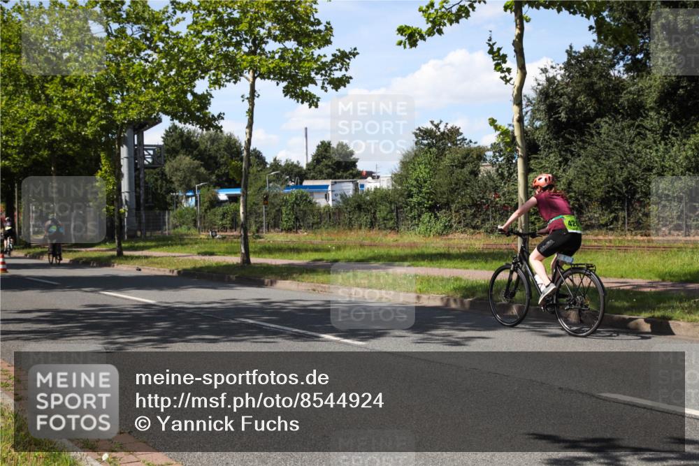 10.08.2025 - GEWOBA Citytriathlon Bremen Yannick Fuchs http://msf.ph/oto/8544924 10.08.2025 14:56:32 Radfahren 392 meine-sportfotos.de