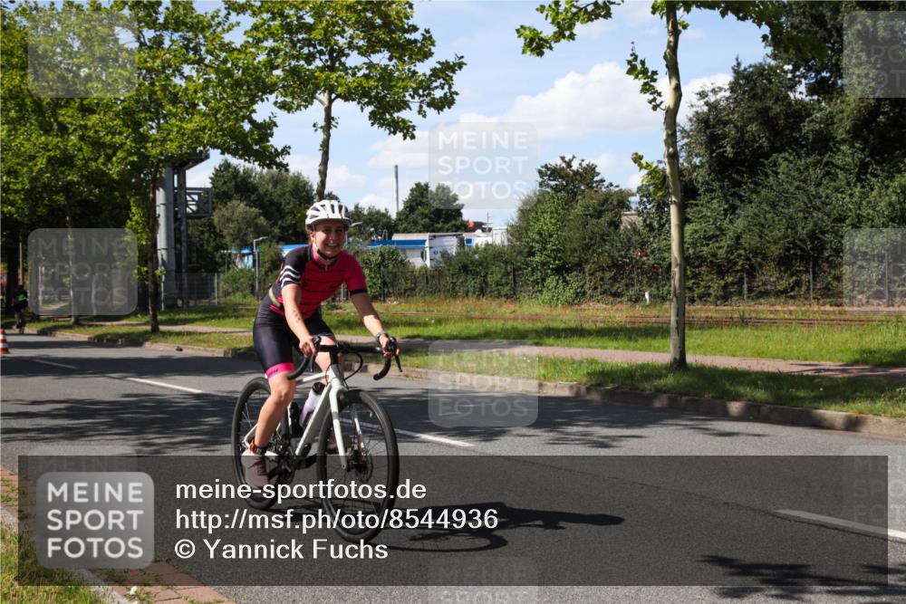 10.08.2025 - GEWOBA Citytriathlon Bremen Yannick Fuchs http://msf.ph/oto/8544936 10.08.2025 14:56:48 Radfahren 299, 392, 435 meine-sportfotos.de