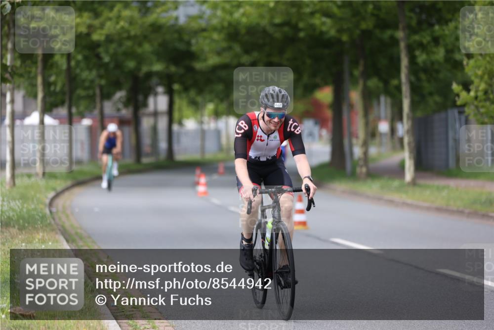 10.08.2025 - GEWOBA Citytriathlon Bremen Yannick Fuchs http://msf.ph/oto/8544942 10.08.2025 12:56:10 Radfahren 589, 662, 764, 765, 784, 883, 1024, 1025 meine-sportfotos.de