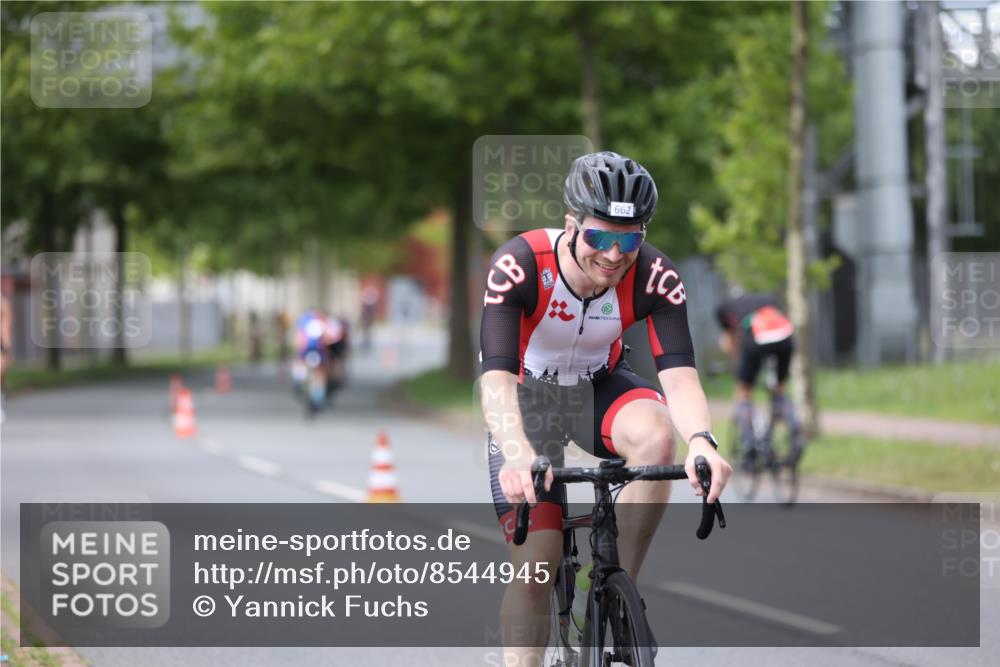 10.08.2025 - GEWOBA Citytriathlon Bremen Yannick Fuchs http://msf.ph/oto/8544945 10.08.2025 12:56:11 Radfahren 589, 662, 764, 765, 784, 844, 1024, 1025 meine-sportfotos.de