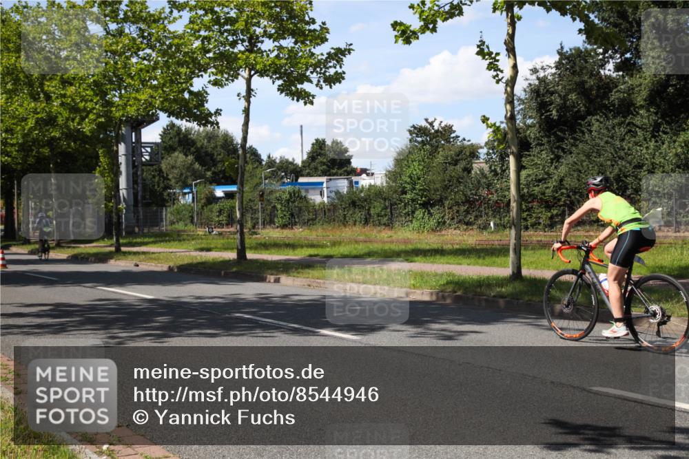10.08.2025 - GEWOBA Citytriathlon Bremen Yannick Fuchs http://msf.ph/oto/8544946 10.08.2025 14:57:05 Radfahren 388, 414, 435 meine-sportfotos.de