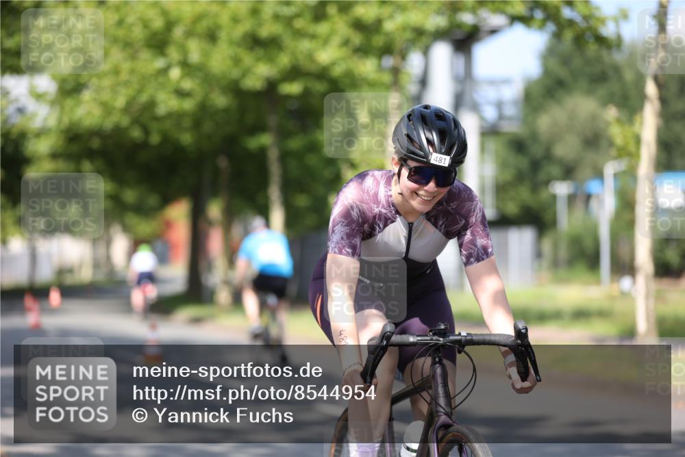 10.08.2025 - GEWOBA Citytriathlon Bremen Yannick Fuchs http://msf.ph/oto/8544954 10.08.2025 11:01:51 Radfahren 89, 199, 481 meine-sportfotos.de