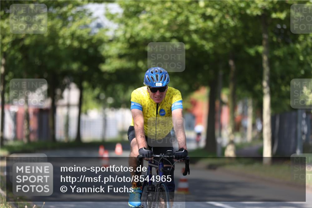 10.08.2025 - GEWOBA Citytriathlon Bremen Yannick Fuchs http://msf.ph/oto/8544965 10.08.2025 11:01:58 Radfahren 89 meine-sportfotos.de