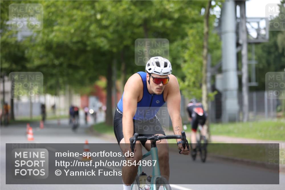 10.08.2025 - GEWOBA Citytriathlon Bremen Yannick Fuchs http://msf.ph/oto/8544967 10.08.2025 12:56:14 Radfahren 589, 662, 764, 765, 784, 844, 1024, 1025 meine-sportfotos.de