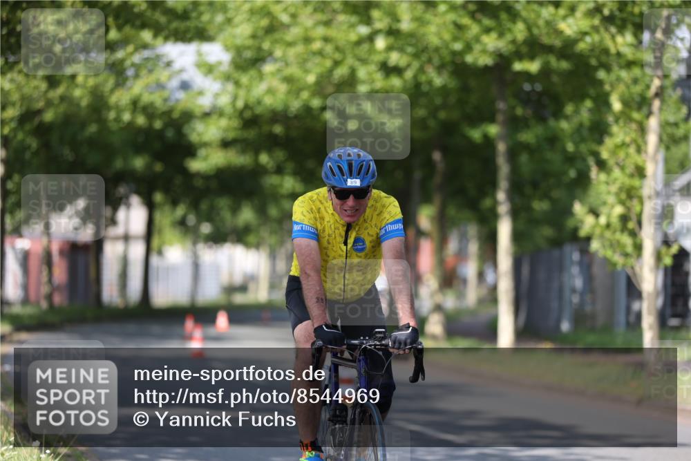 10.08.2025 - GEWOBA Citytriathlon Bremen Yannick Fuchs http://msf.ph/oto/8544969 10.08.2025 11:01:58 Radfahren 89 meine-sportfotos.de