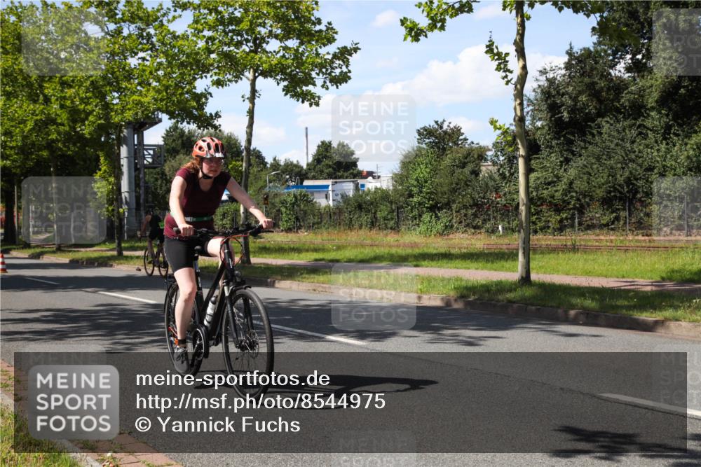 10.08.2025 - GEWOBA Citytriathlon Bremen Yannick Fuchs http://msf.ph/oto/8544975 10.08.2025 14:57:47 Radfahren 398, 420, 437, 452 meine-sportfotos.de