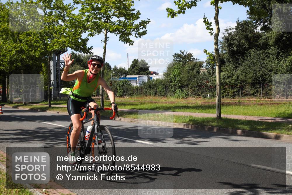 10.08.2025 - GEWOBA Citytriathlon Bremen Yannick Fuchs http://msf.ph/oto/8544983 10.08.2025 14:58:07 Radfahren 425, 512, 515 meine-sportfotos.de