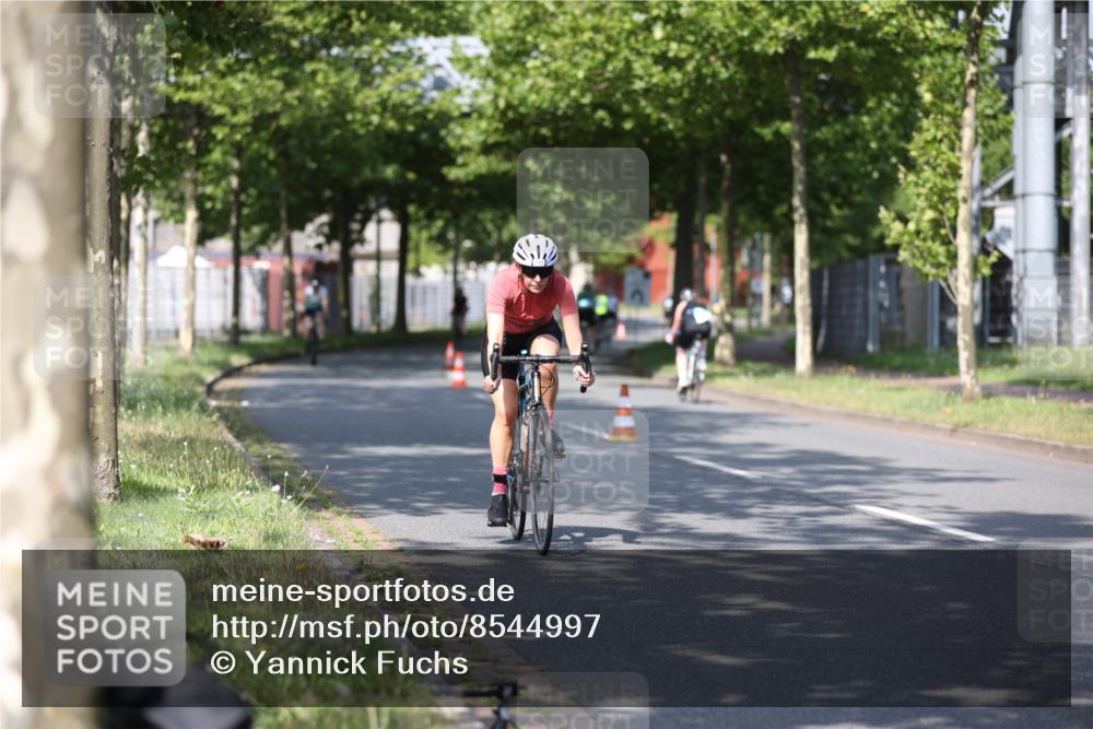 10.08.2025 - GEWOBA Citytriathlon Bremen Yannick Fuchs http://msf.ph/oto/8544997 10.08.2025 11:02:28 Radfahren 61, 195, 237, 484 meine-sportfotos.de