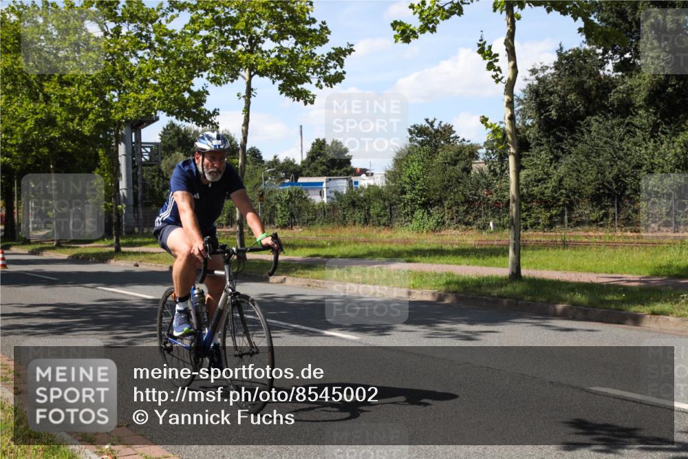 10.08.2025 - GEWOBA Citytriathlon Bremen Yannick Fuchs http://msf.ph/oto/8545002 10.08.2025 14:58:50 Radfahren 319, 521 meine-sportfotos.de