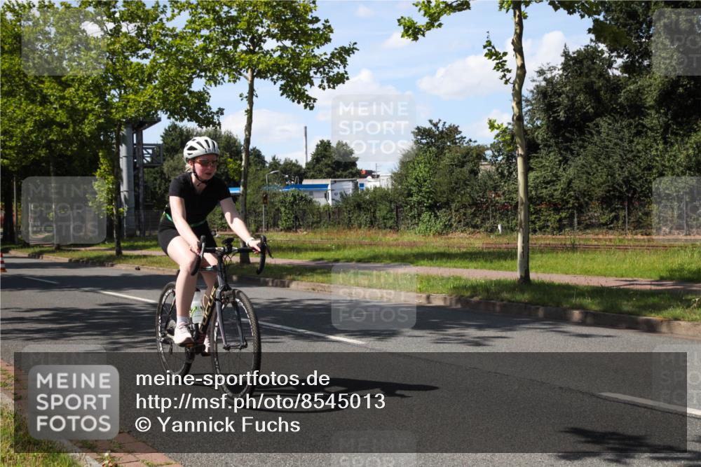 10.08.2025 - GEWOBA Citytriathlon Bremen Yannick Fuchs http://msf.ph/oto/8545013 10.08.2025 14:59:49 Radfahren 380 meine-sportfotos.de