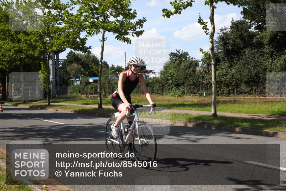 10.08.2025 - GEWOBA Citytriathlon Bremen Yannick Fuchs http://msf.ph/oto/8545016 10.08.2025 15:00:06 Radfahren 339 meine-sportfotos.de