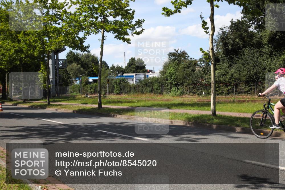 10.08.2025 - GEWOBA Citytriathlon Bremen Yannick Fuchs http://msf.ph/oto/8545020 10.08.2025 15:01:20 Radfahren  meine-sportfotos.de