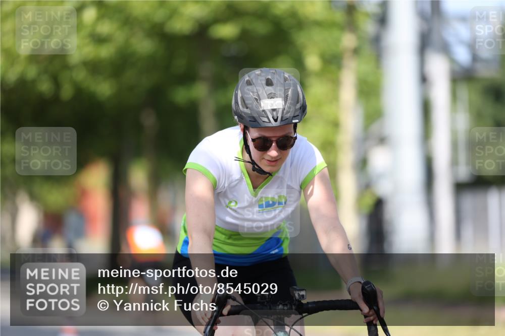 10.08.2025 - GEWOBA Citytriathlon Bremen Yannick Fuchs http://msf.ph/oto/8545029 10.08.2025 11:02:34 Radfahren 23, 53, 61, 195, 237, 484 meine-sportfotos.de