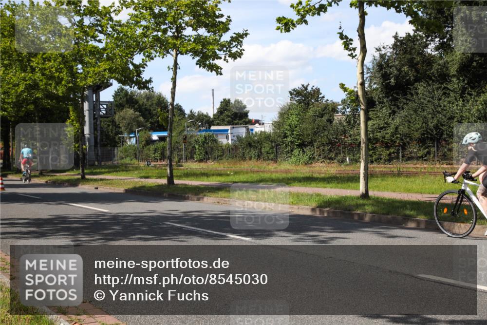 10.08.2025 - GEWOBA Citytriathlon Bremen Yannick Fuchs http://msf.ph/oto/8545030 10.08.2025 15:01:51 Radfahren  meine-sportfotos.de