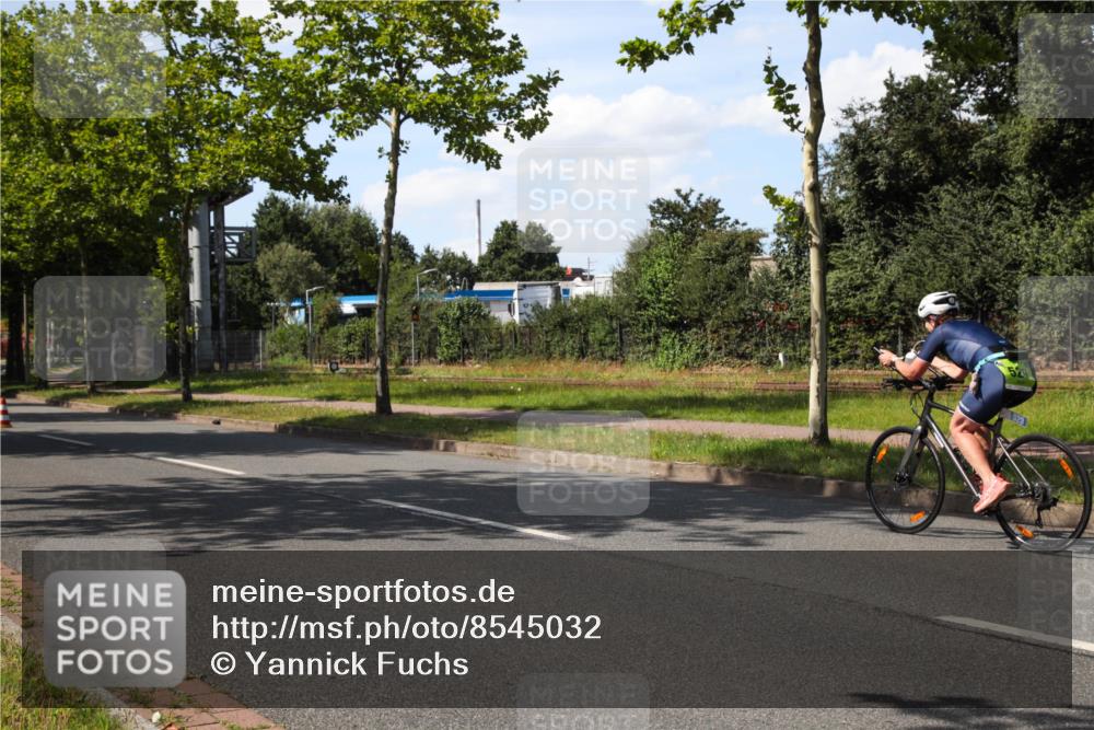 10.08.2025 - GEWOBA Citytriathlon Bremen Yannick Fuchs http://msf.ph/oto/8545032 10.08.2025 15:02:03 Radfahren  meine-sportfotos.de