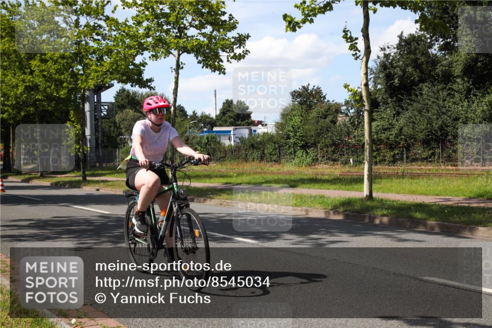 10.08.2025 - GEWOBA Citytriathlon Bremen Yannick Fuchs http://msf.ph/oto/8545034 10.08.2025 15:02:41 Radfahren 236, 391 meine-sportfotos.de