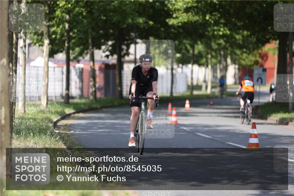 10.08.2025 - GEWOBA Citytriathlon Bremen Yannick Fuchs http://msf.ph/oto/8545035 10.08.2025 11:02:36 Radfahren 23, 53, 61, 135, 237, 484 meine-sportfotos.de
