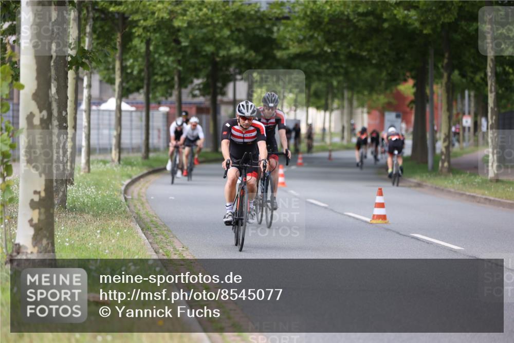 10.08.2025 - GEWOBA Citytriathlon Bremen Yannick Fuchs http://msf.ph/oto/8545077 10.08.2025 12:56:29 Radfahren 555, 567, 678, 706, 721, 737, 749, 764, 772, 782, 814, 831, 844 meine-sportfotos.de