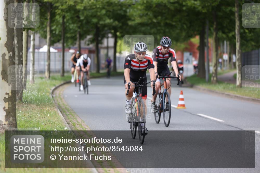 10.08.2025 - GEWOBA Citytriathlon Bremen Yannick Fuchs http://msf.ph/oto/8545084 10.08.2025 12:56:29 Radfahren 555, 567, 678, 706, 721, 737, 749, 764, 772, 782, 814, 831, 844 meine-sportfotos.de