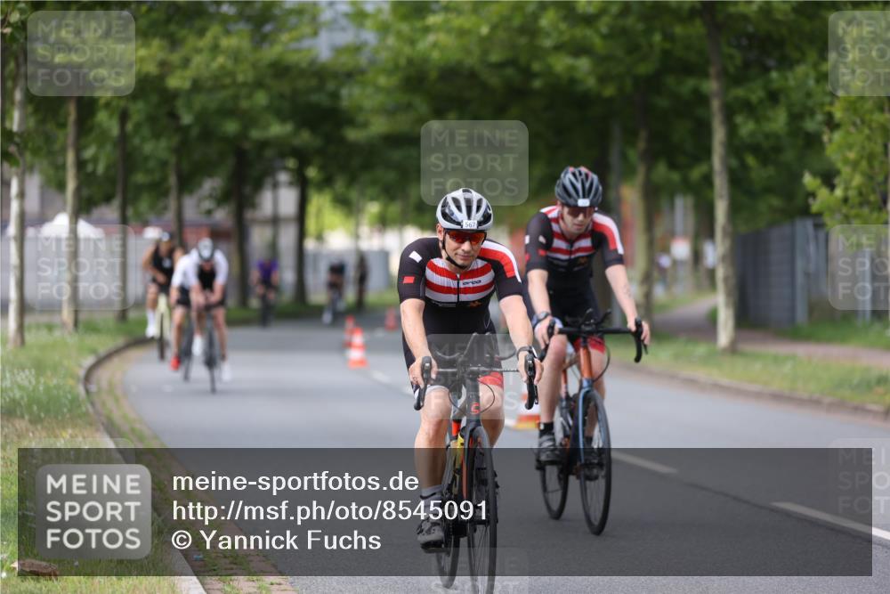 10.08.2025 - GEWOBA Citytriathlon Bremen Yannick Fuchs http://msf.ph/oto/8545091 10.08.2025 12:56:30 Radfahren 555, 567, 678, 706, 721, 737, 749, 764, 772, 782, 814, 831, 844 meine-sportfotos.de