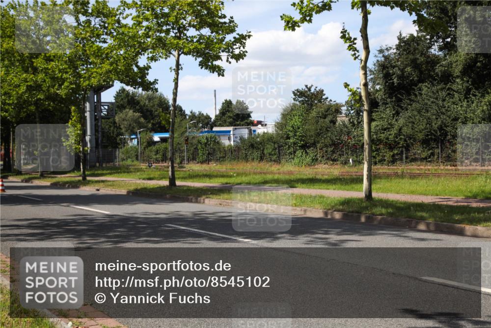 10.08.2025 - GEWOBA Citytriathlon Bremen Yannick Fuchs http://msf.ph/oto/8545102 10.08.2025 15:03:45 Radfahren  meine-sportfotos.de